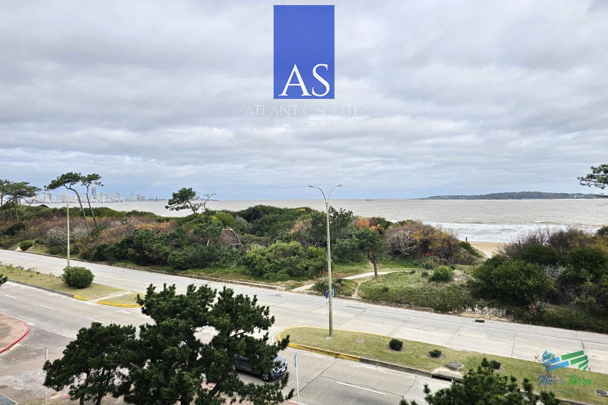 Apartamento ID.4825 - Apartamento 3 dormitorios primera línea frente al mar en Punta del Este primera línea Mansa