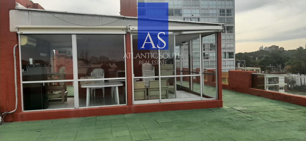 Apartamento ID.4825 - Apartamento 3 dormitorios primera línea frente al mar en Punta del Este primera línea Mansa