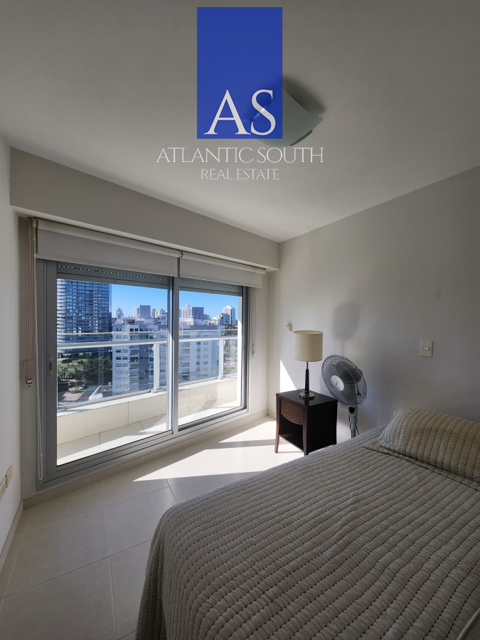 Apartamento ID.3981 - Vende apartamento de 3 dormitorios en Mansa- Punta del Este, con excelente vista.