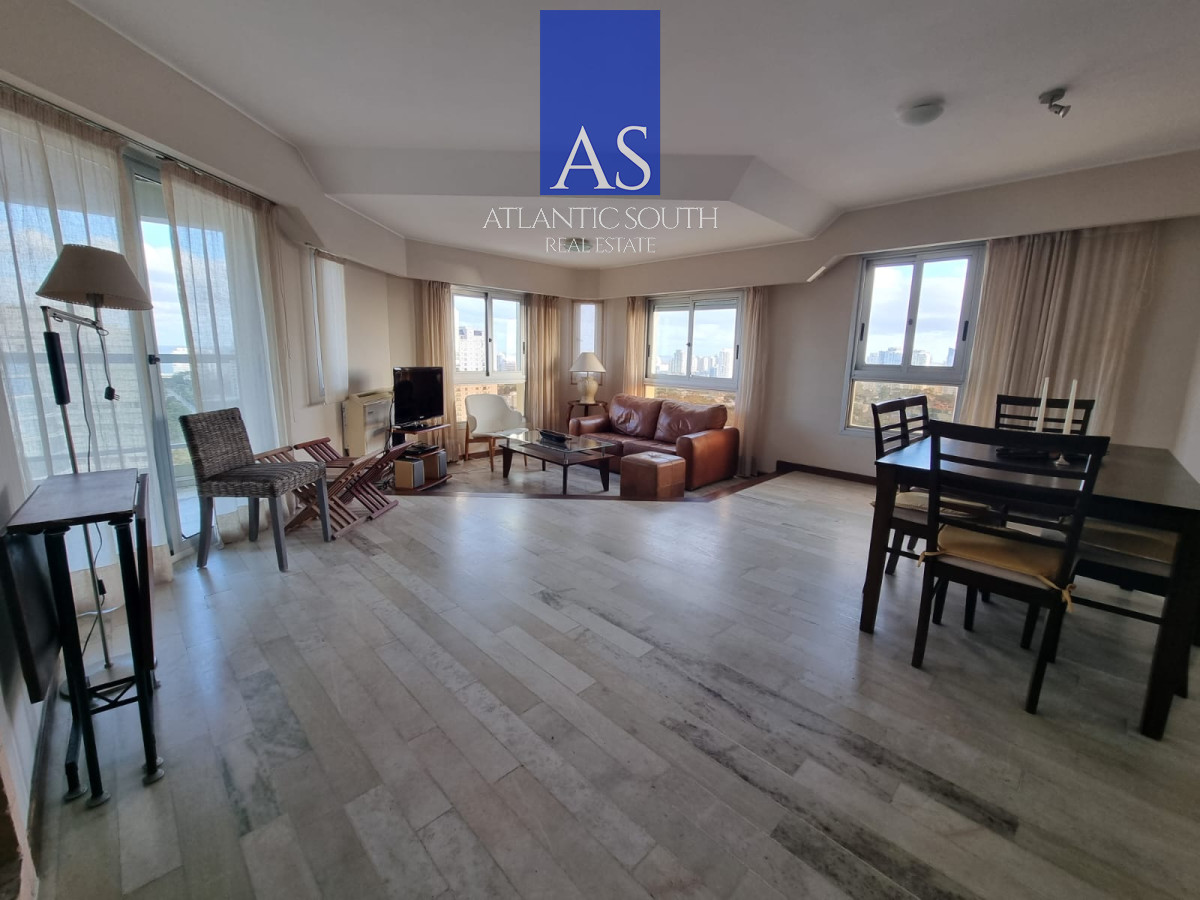 Apartamento ID.4166 - Apartamento 3 dormitorios vista espectacular parcial al mar frente a Punta Shopping garage Punta del Este