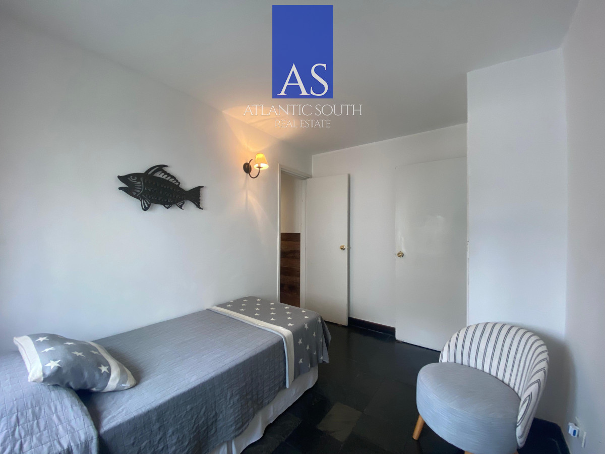 Apartamento ID.4495 - Vende apartamento con vista al mar de 3 dormitorios, Punta del Este