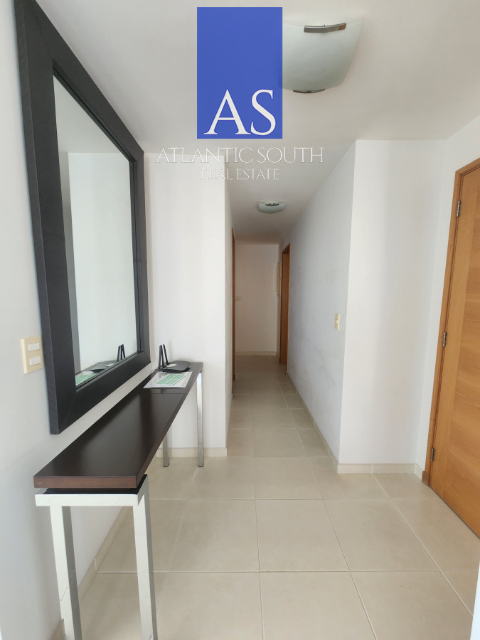 Apartamento ID.3981 - Vende apartamento de 3 dormitorios en Mansa- Punta del Este, con excelente vista.