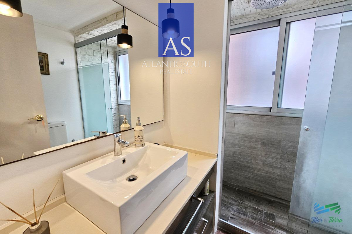 Apartamento ID.4825 - Apartamento 3 dormitorios primera línea frente al mar en Punta del Este primera línea Mansa