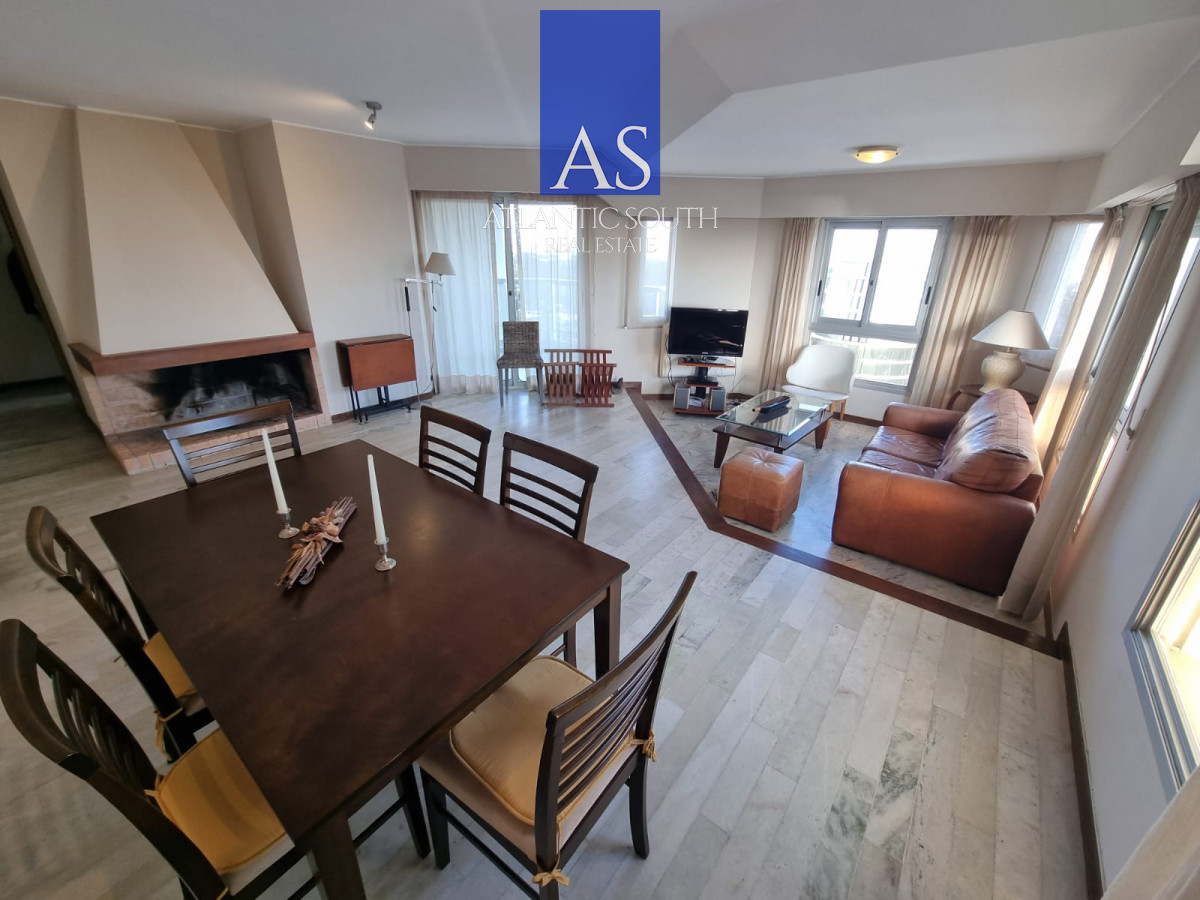 Apartamento ID.4166 - Apartamento 3 dormitorios vista espectacular parcial al mar frente a Punta Shopping garage Punta del Este