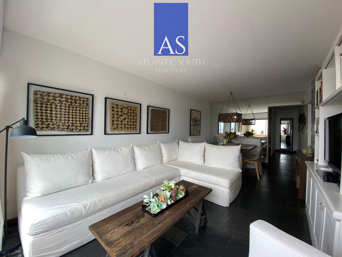 Apartamento ID.4495 - Vende apartamento con vista al mar de 3 dormitorios, Punta del Este