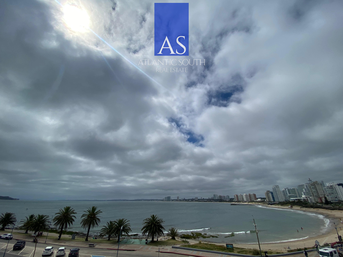 Apartamento ID.4495 - Vende apartamento con vista al mar de 3 dormitorios, Punta del Este