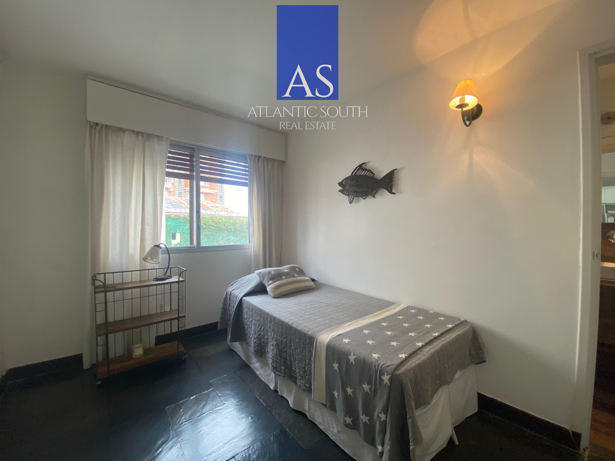 Apartamento ID.4495 - Vende apartamento con vista al mar de 3 dormitorios, Punta del Este