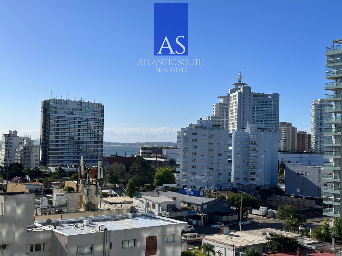 Apartamento ID.4055 - Vende departamento de 2 dormitorios finamente decorado en Torre Onix, Punta del Este
