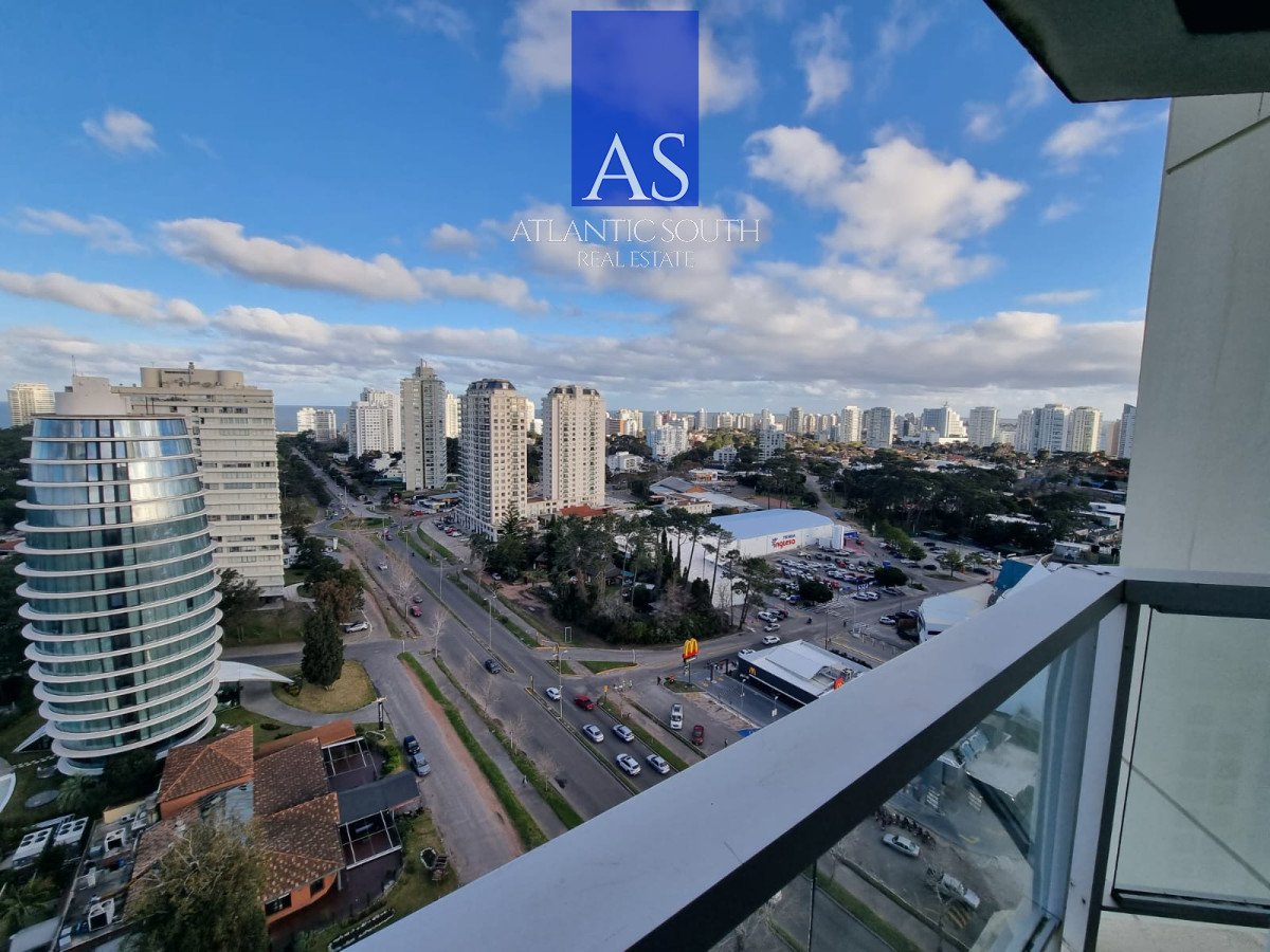 Apartamento ID.4166 - Apartamento 3 dormitorios vista espectacular parcial al mar frente a Punta Shopping garage Punta del Este