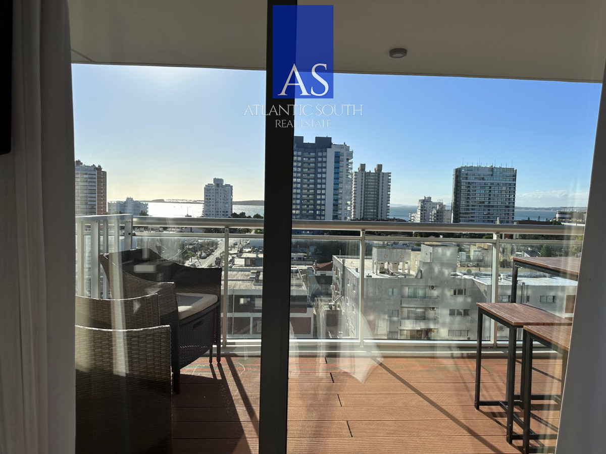 Apartamento ID.4055 - Vende departamento de 2 dormitorios finamente decorado en Torre Onix, Punta del Este