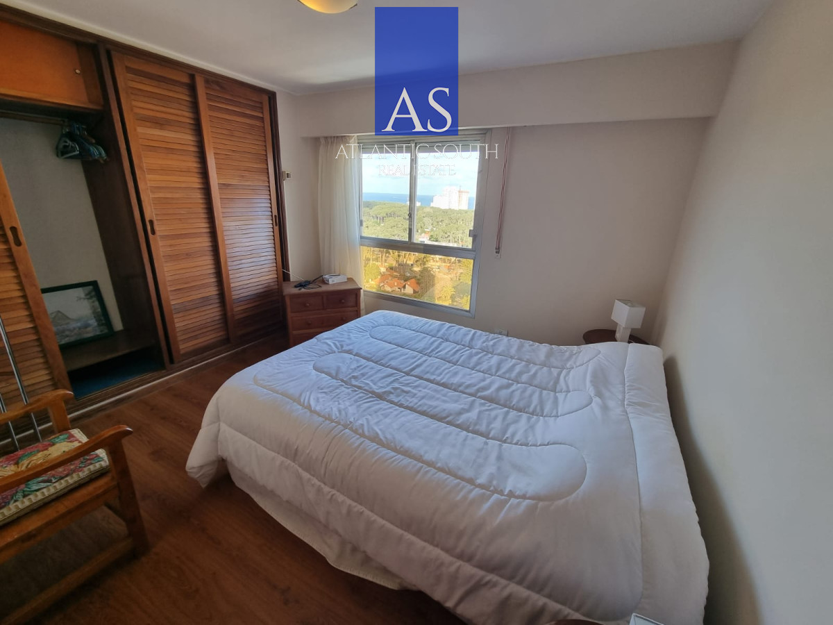 Apartamento ID.4166 - Apartamento 3 dormitorios vista espectacular parcial al mar frente a Punta Shopping garage Punta del Este