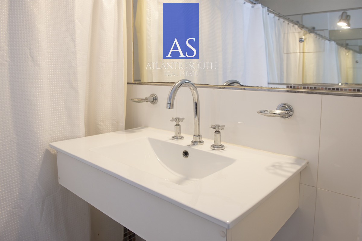 Apartamento ID.4656 - Apartamento en Venta de 2 dormitorios vista al mar en Punta del este 