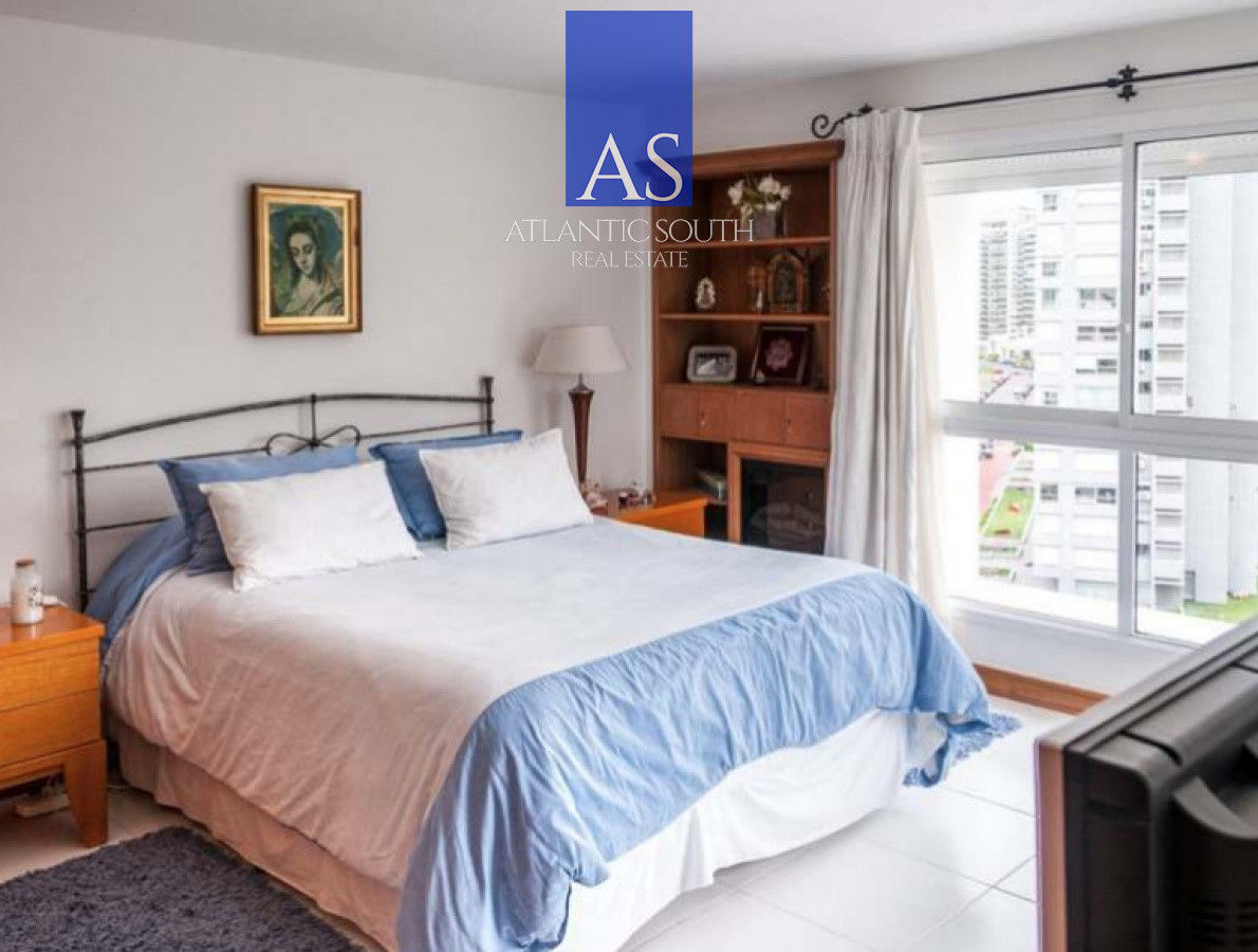 Apartamento ID.4787 - Espectacular penthouse de 4 dormitorios frente al mar de Playa Brava, Punta del Este 