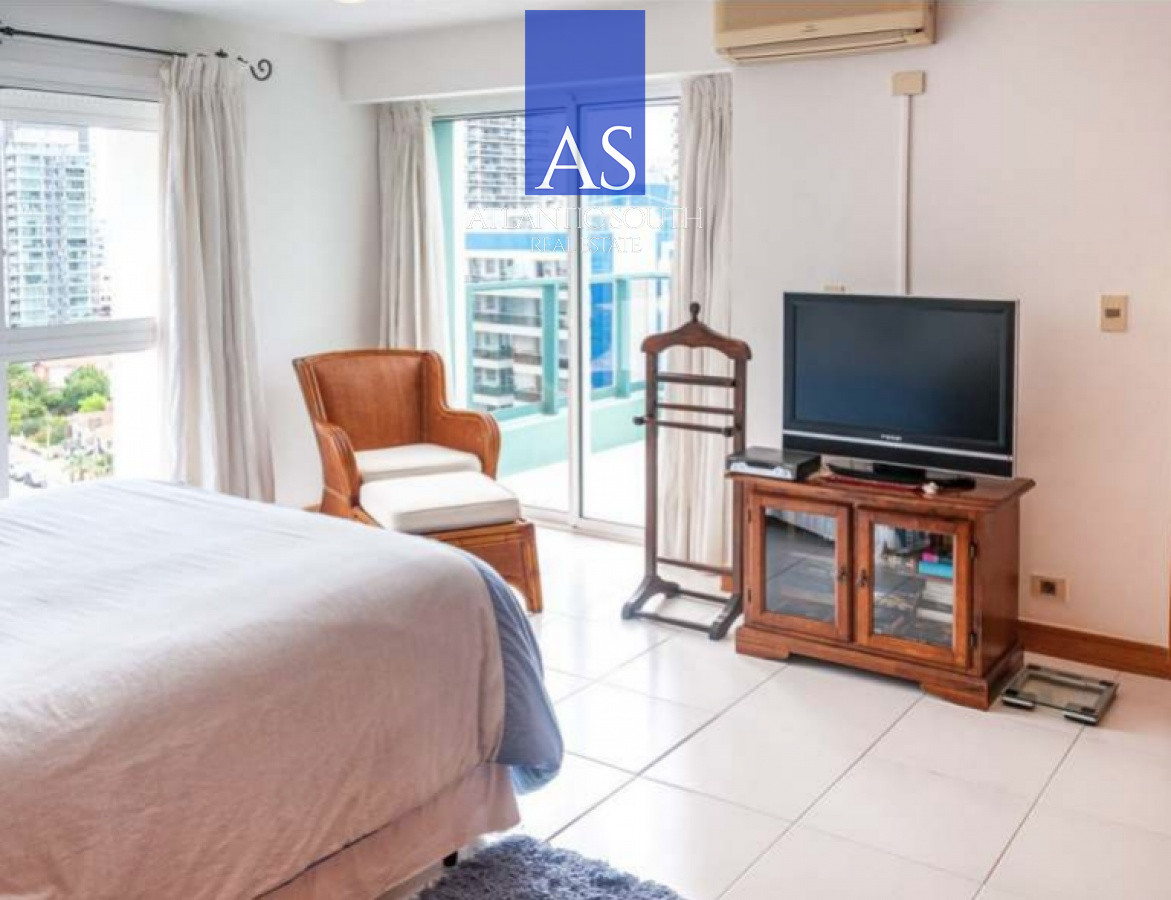 Apartamento ID.4787 - Espectacular penthouse de 4 dormitorios frente al mar de Playa Brava, Punta del Este 