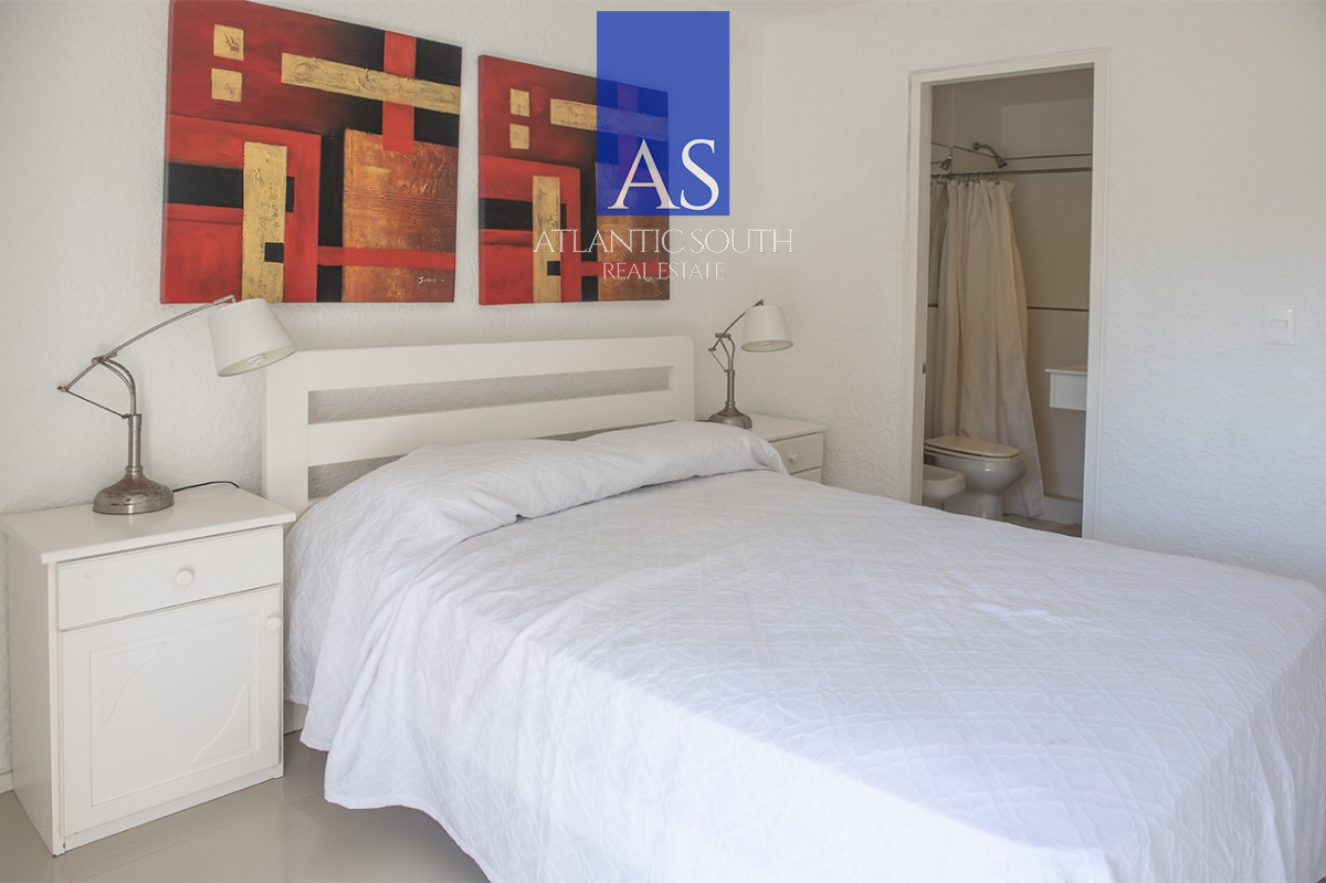 Apartamento ID.4656 - Apartamento en Venta de 2 dormitorios vista al mar en Punta del este 