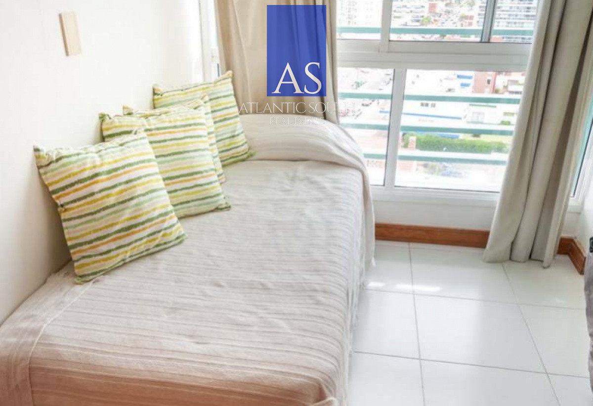 Apartamento ID.4787 - Espectacular penthouse de 4 dormitorios frente al mar de Playa Brava, Punta del Este 
