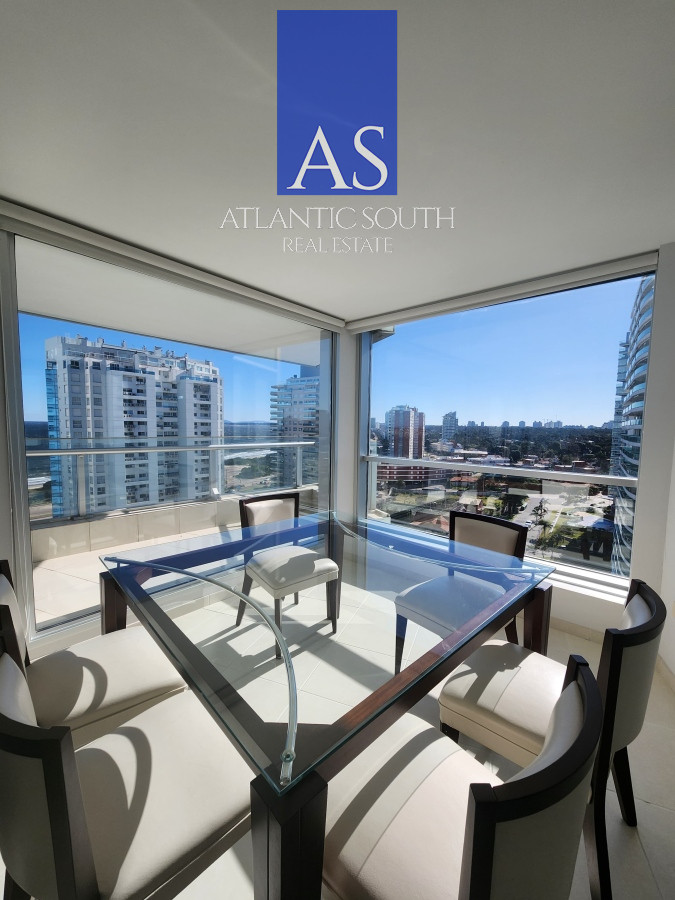 Apartamento ID.3981 - Vende apartamento de 3 dormitorios en Mansa- Punta del Este, con excelente vista.