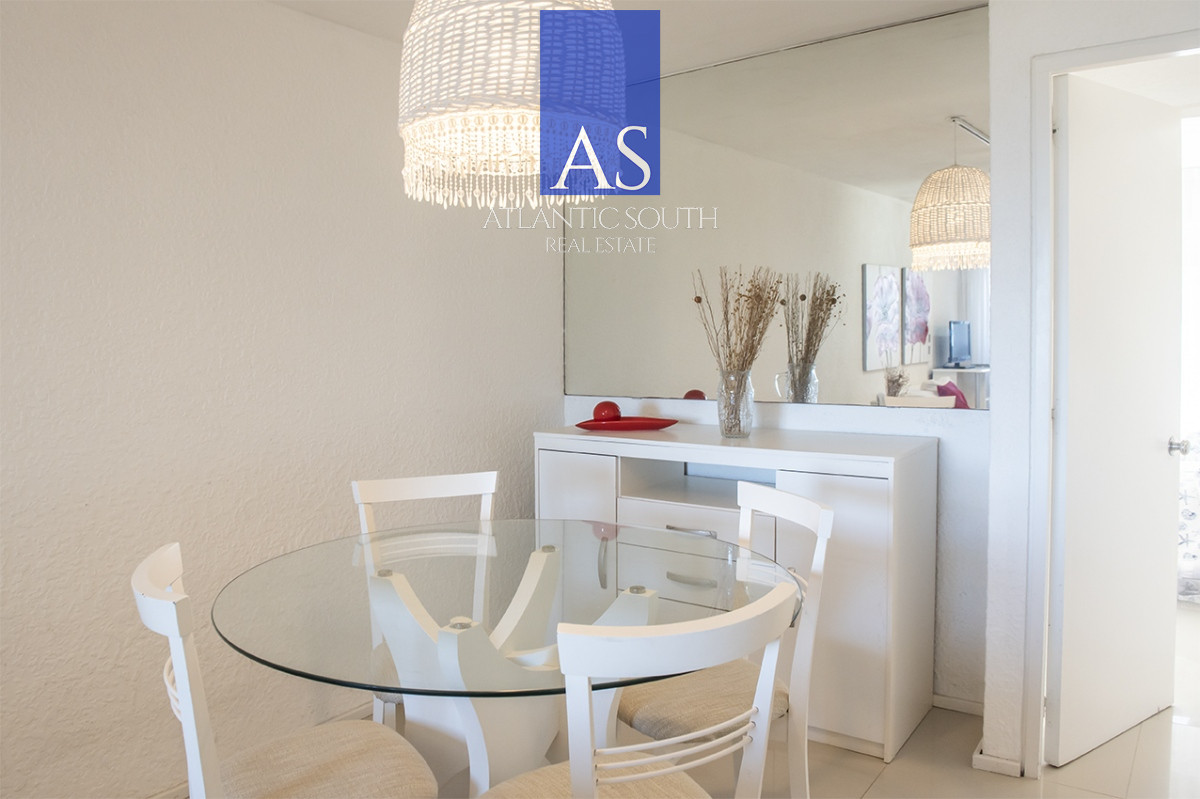 Apartamento ID.4656 - Apartamento en Venta de 2 dormitorios vista al mar en Punta del este 