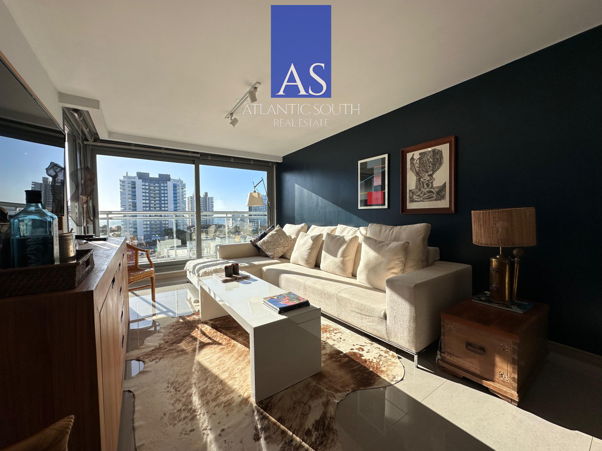 Apartamento ID.4055 - Vende departamento de 2 dormitorios finamente decorado en Torre Onix, Punta del Este