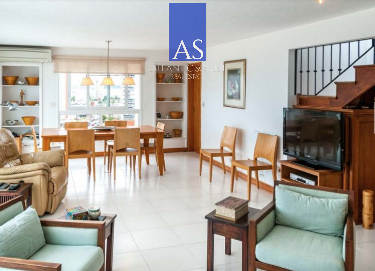 Apartamento ID.4787 - Espectacular penthouse de 4 dormitorios frente al mar de Playa Brava, Punta del Este 
