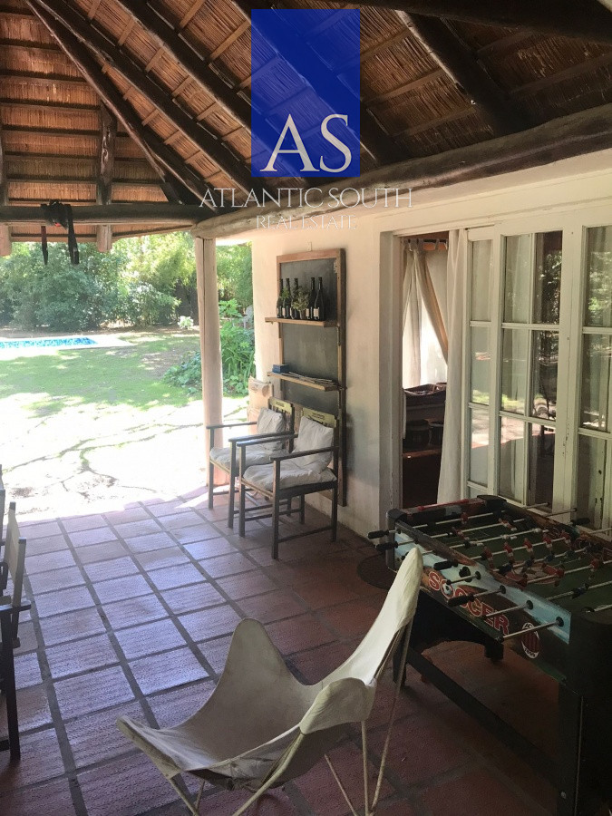 Casa ID.4098 - Casa en venta Chalet de 4 dormitorios, piscina y parrillero Pinares Punta del Este.