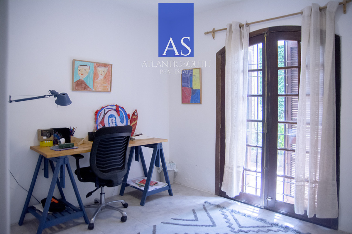 Casa ID.4744 - Exclusiva Casa a 60 Metros del Mar en Playa Mansa | 5 Dormitorios y Amplio Terreno