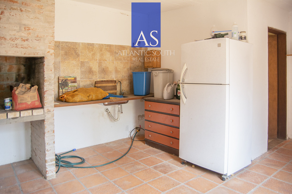 Casa ID.4744 - Exclusiva Casa a 60 Metros del Mar en Playa Mansa | 5 Dormitorios y Amplio Terreno