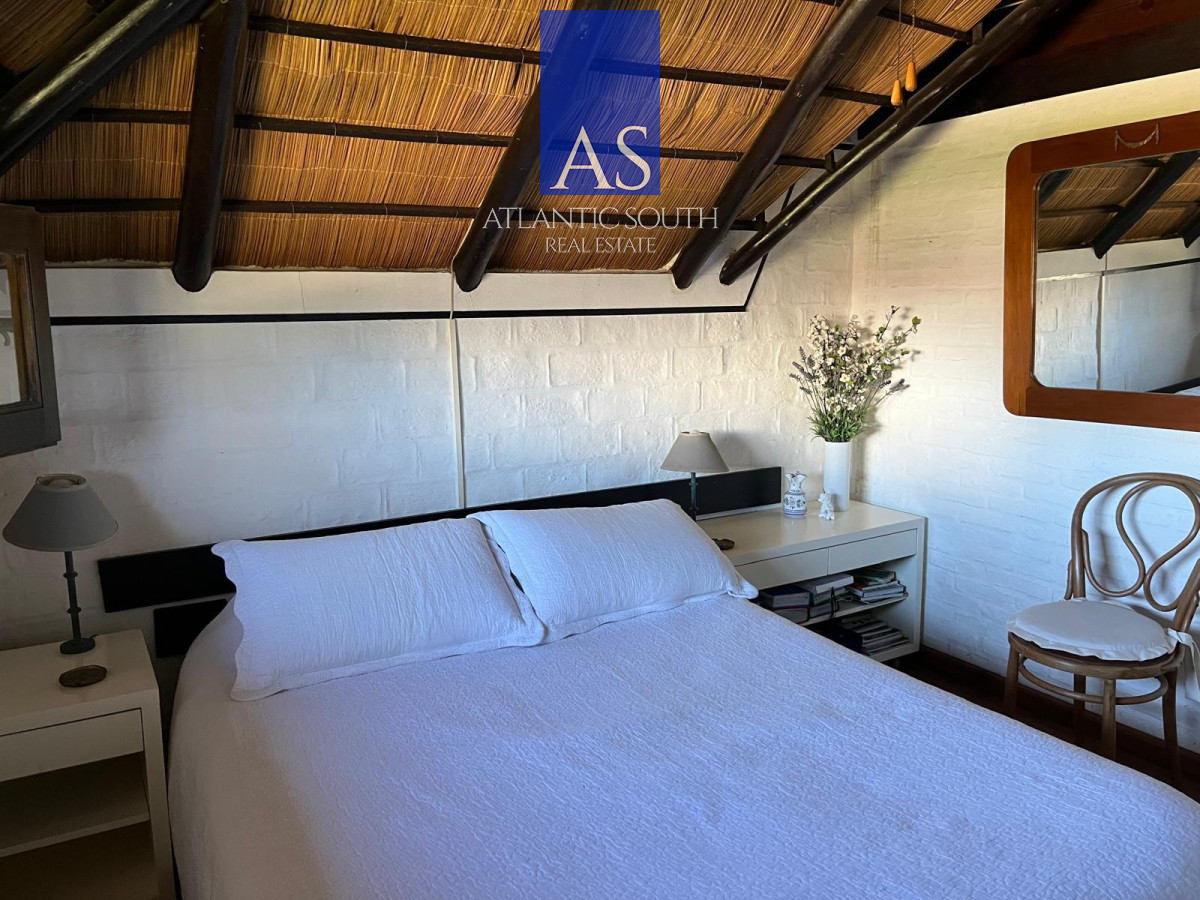 Casa ID.4717 - Casa de 4 dormitorios en venta a 100 metros de Playa Mansa en Pinares Punta del Este