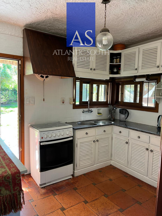 Casa ID.4717 - Casa de 4 dormitorios en venta a 100 metros de Playa Mansa en Pinares Punta del Este
