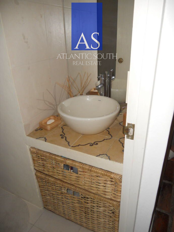 Casa ID.4098 - Casa en venta Chalet de 4 dormitorios, piscina y parrillero Pinares Punta del Este.