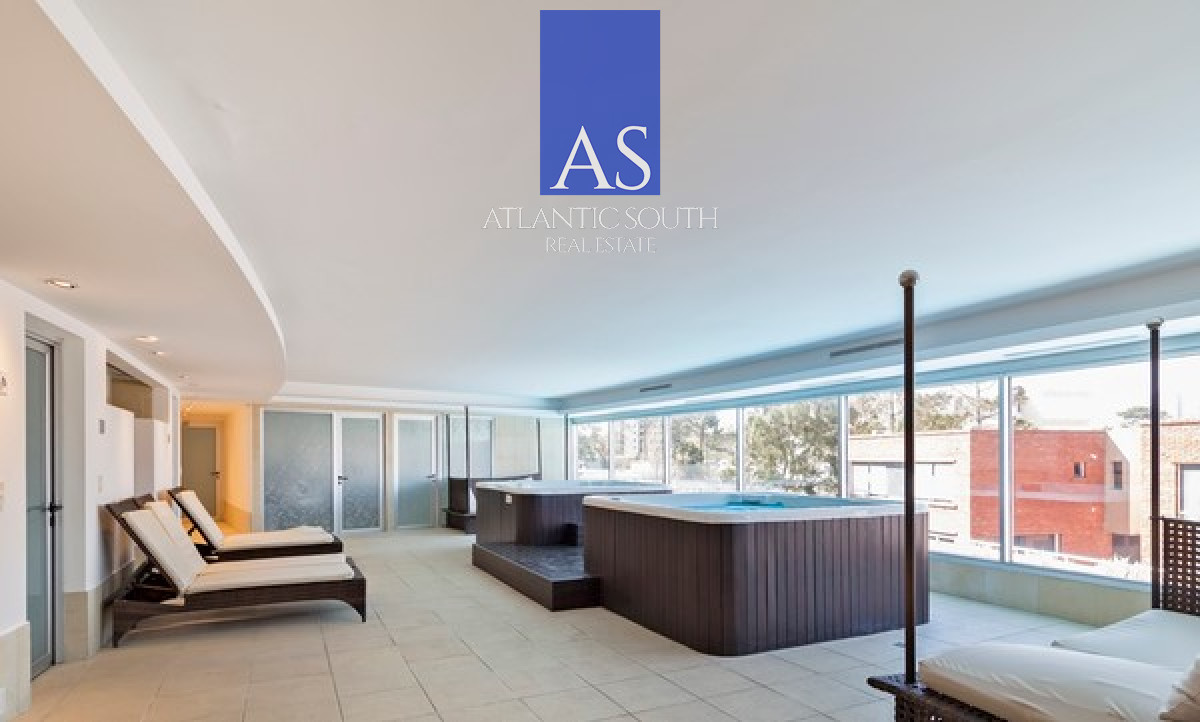 Apartamento ID.3981 - Vende apartamento de 3 dormitorios en Mansa- Punta del Este, con excelente vista.