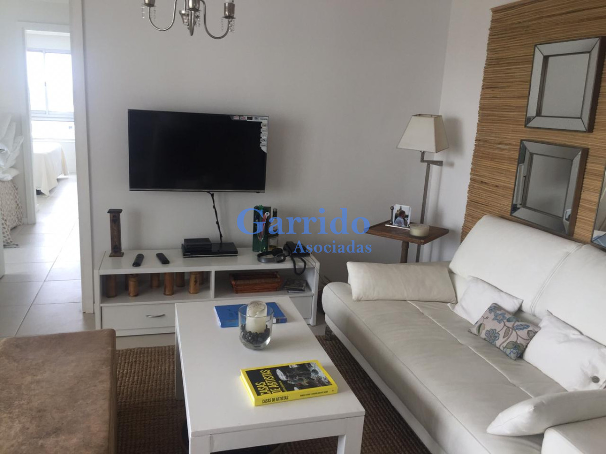 Apartamento ID.3495 - Apartamento de venta de 1 dormitorio y medio en Punta Del Este 