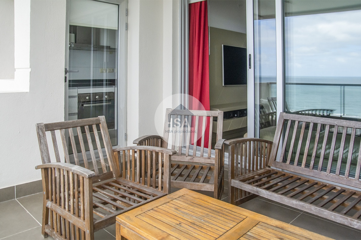 Apartamento ID.635 - Vende apartamento de 3 dormitorios en Wind Tower, piso alto con vista al mar , Punta del Este 