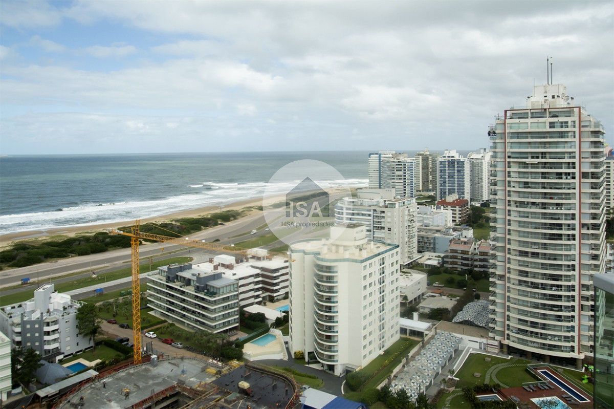 Apartamento ID.635 - Vende apartamento de 3 dormitorios en Wind Tower, piso alto con vista al mar , Punta del Este 