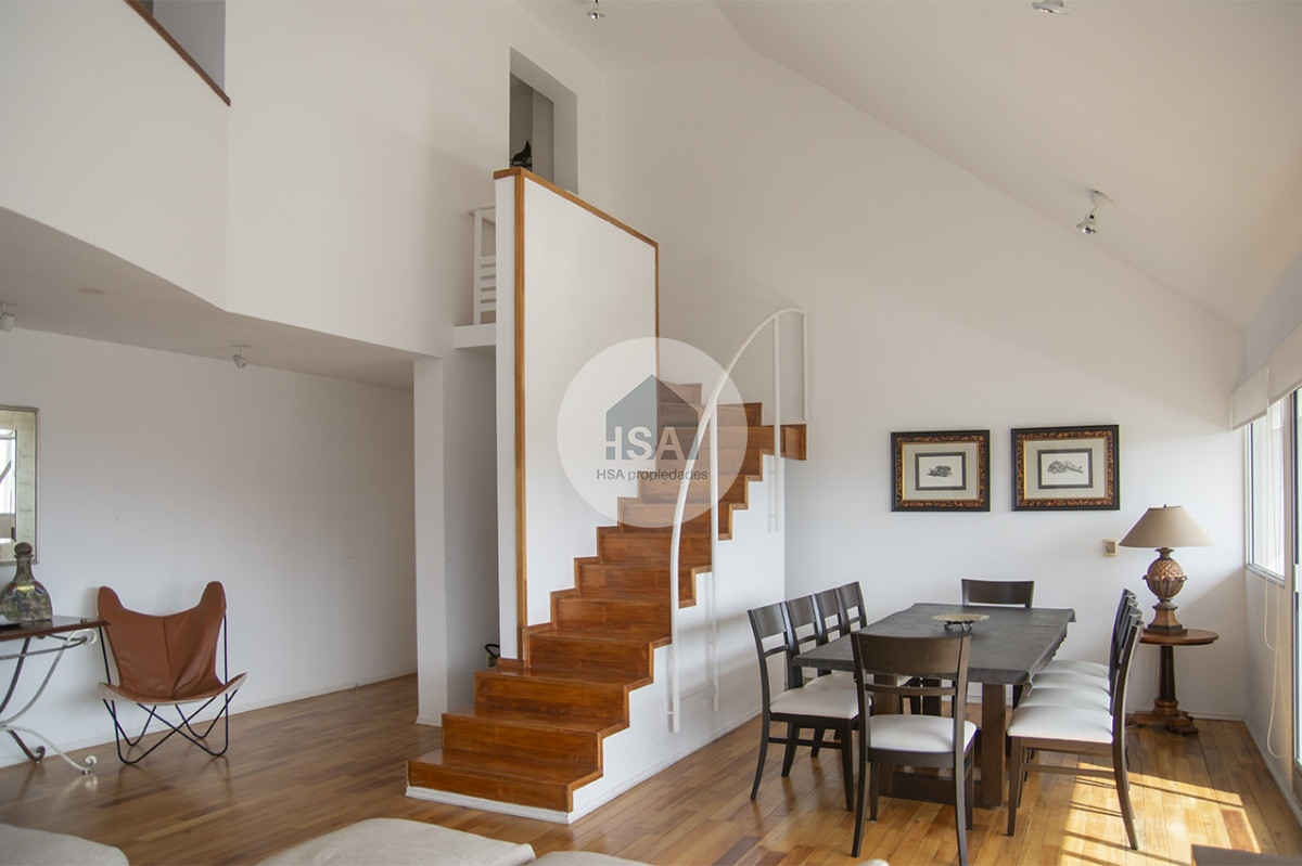 Apartamento ID.639 - Espectacular Penthouse en venta a pasos del mar. 3 dormitorios + dependencia. Playa Brava.