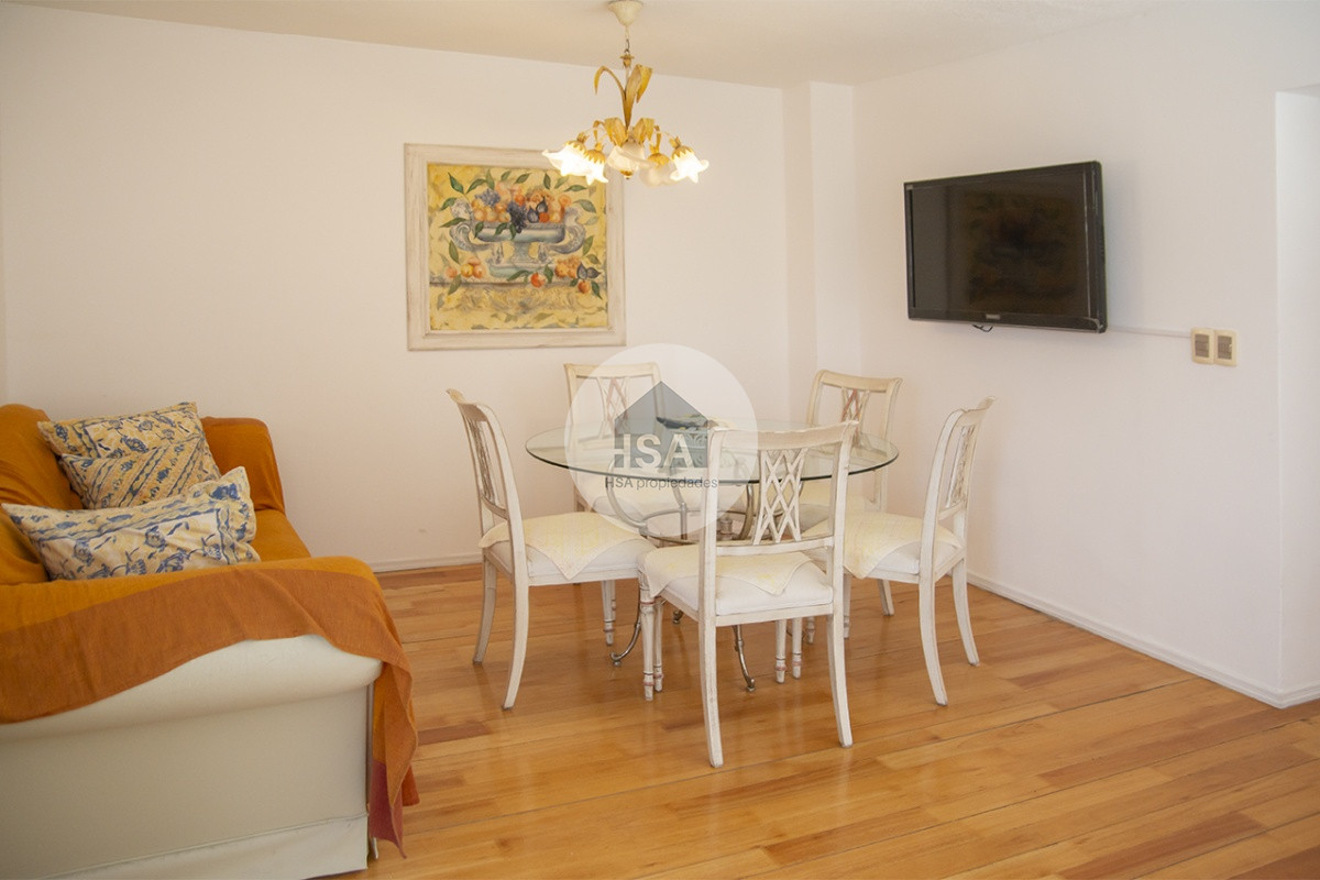 Apartamento ID.639 - Espectacular Penthouse en venta a pasos del mar. 3 dormitorios + dependencia. Playa Brava.