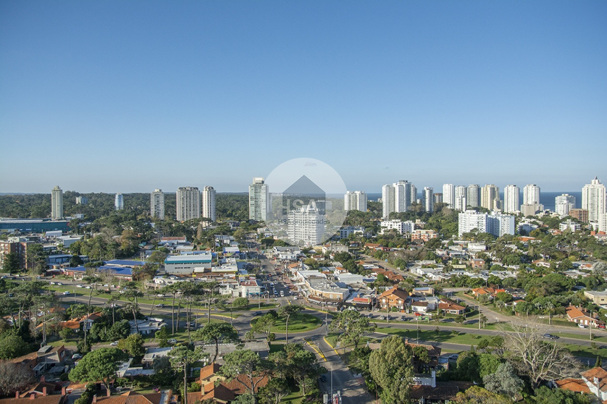 Apartamento ID.363 - Oportunidad en playa mansa, finamente decorado. Sunrise Tower