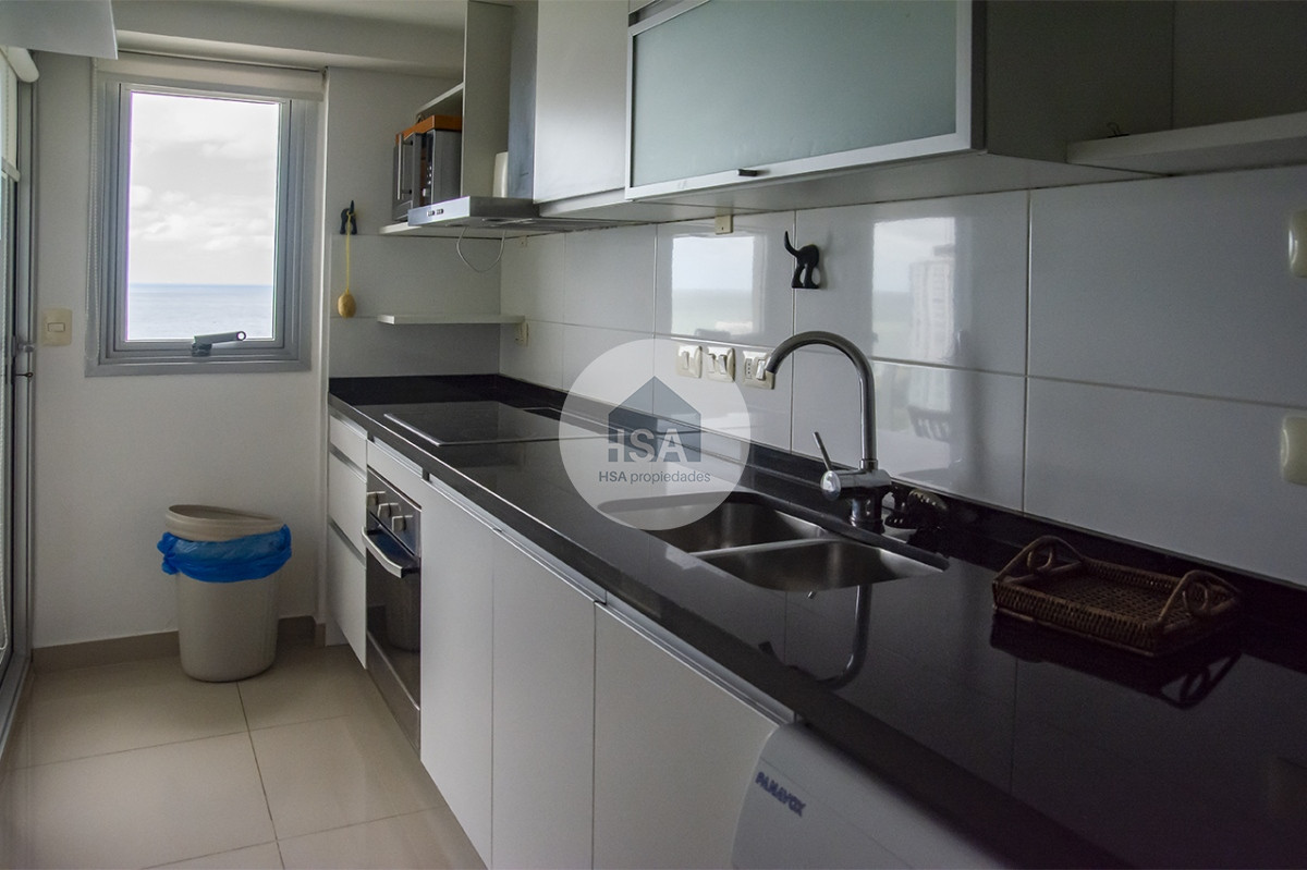 Apartamento ID.635 - Vende apartamento de 3 dormitorios en Wind Tower, piso alto con vista al mar , Punta del Este 