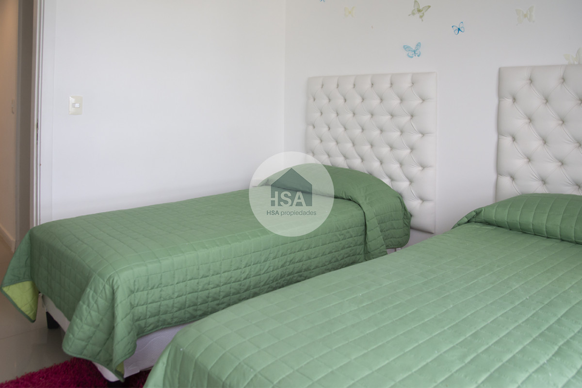 Apartamento ID.635 - Vende apartamento de 3 dormitorios en Wind Tower, piso alto con vista al mar , Punta del Este 