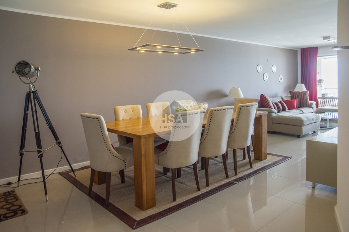 Apartamento ID.635 - Vende apartamento de 3 dormitorios en Wind Tower, piso alto con vista al mar , Punta del Este 