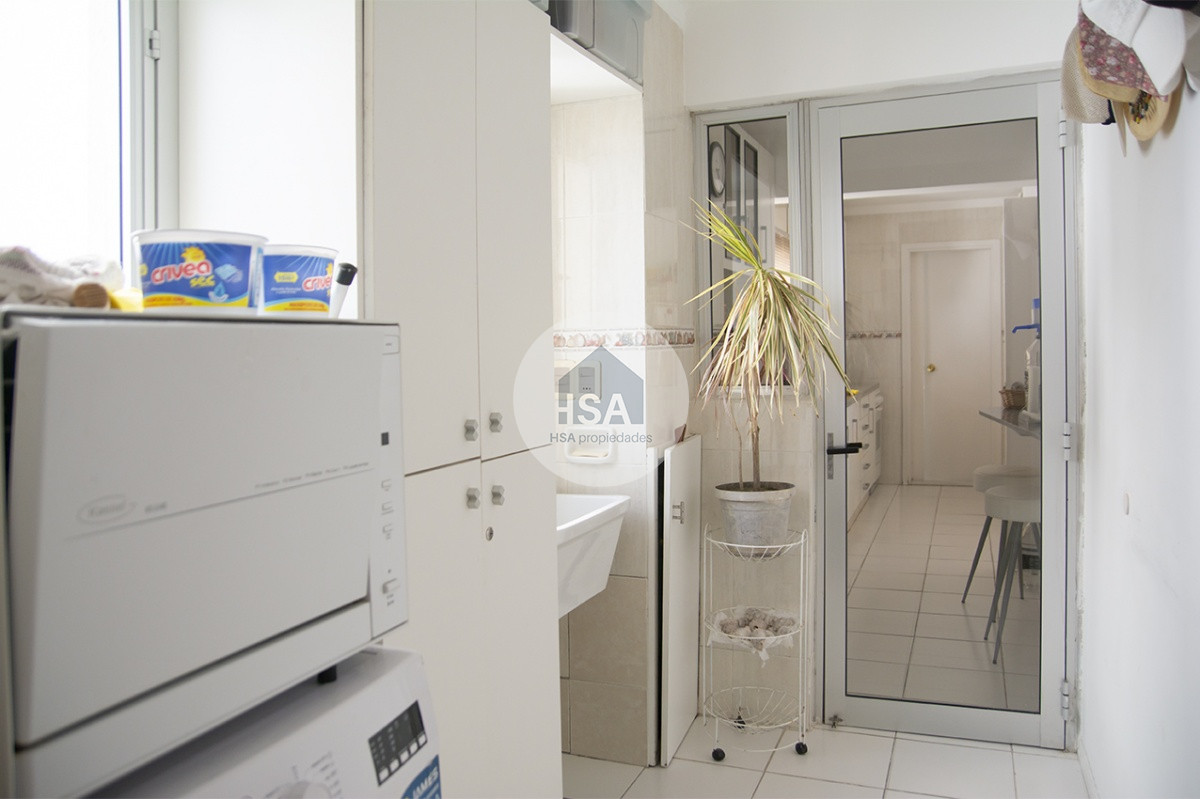 Apartamento ID.639 - Espectacular Penthouse en venta a pasos del mar. 3 dormitorios + dependencia. Playa Brava.