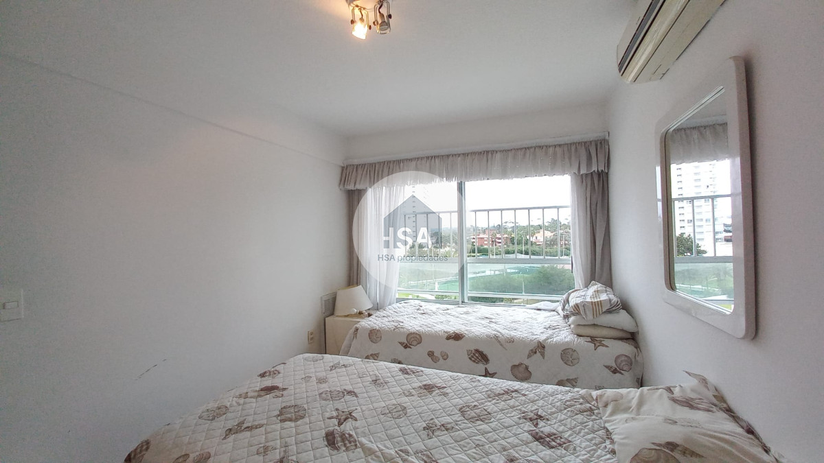 Apartamento ID.637 - Departamento de 3 dormitorios + dependencia en venta, Playa Mansa. Torre Jefferson,.