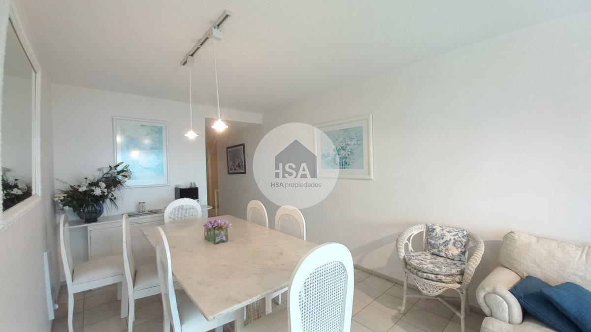 Apartamento ID.637 - Departamento de 3 dormitorios + dependencia en venta, Playa Mansa. Torre Jefferson,.