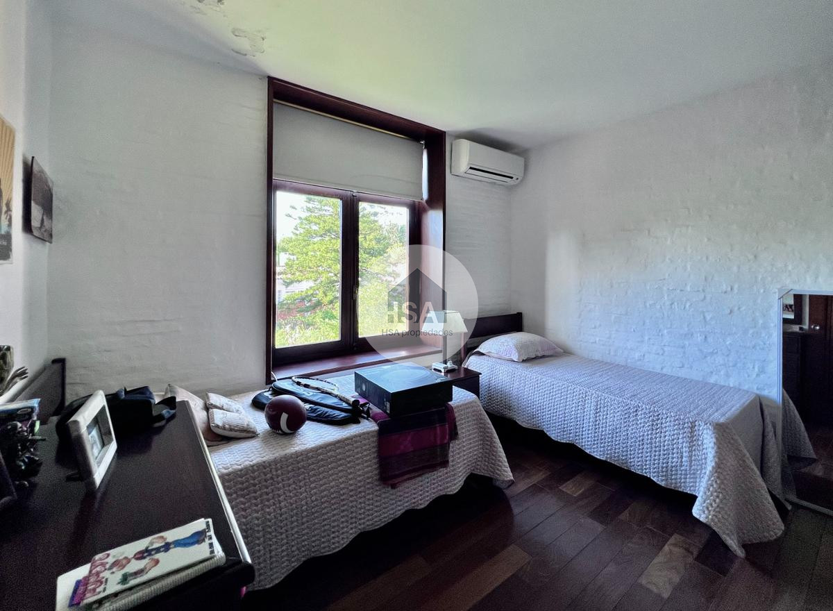 Casa ID.549 - Hermosa casa en Playa Mansa, Punta del Este