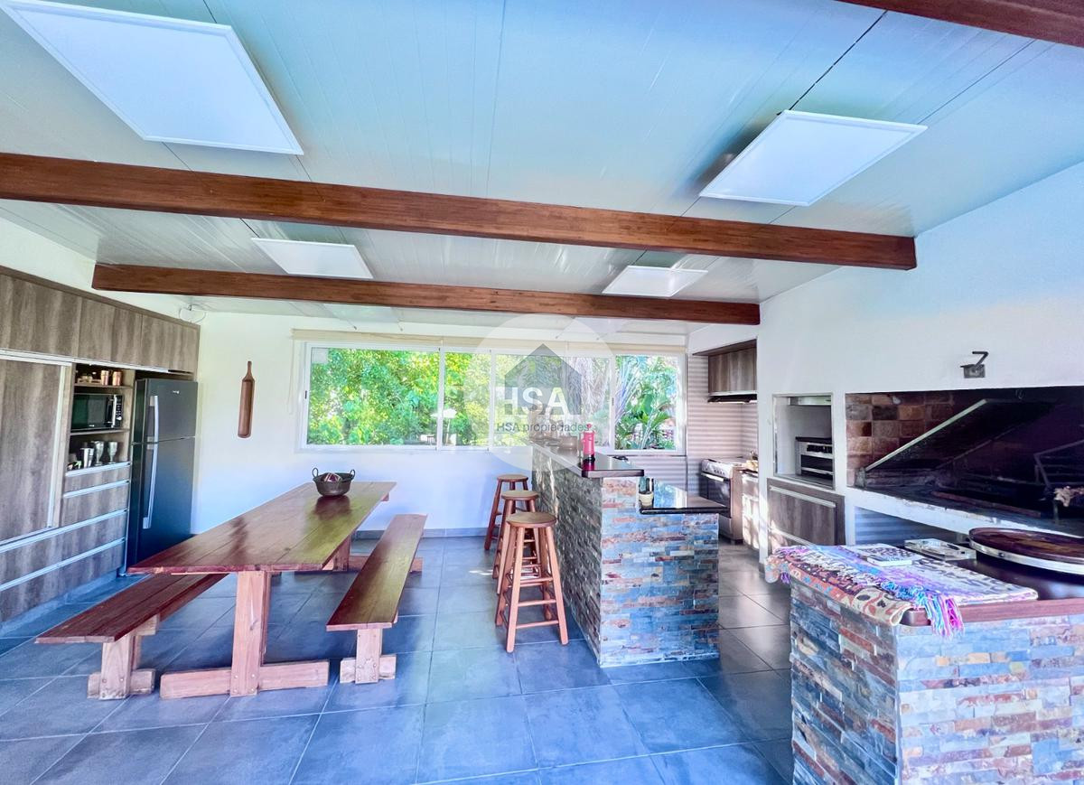 Casa ID.549 - Hermosa casa en Playa Mansa, Punta del Este