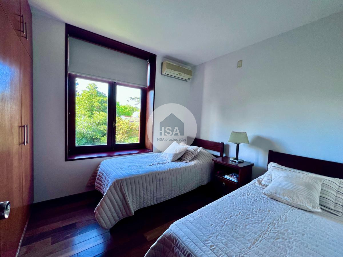 Casa ID.549 - Hermosa casa en Playa Mansa, Punta del Este