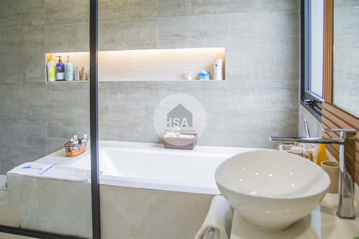 Casa ID.554 - Casa ideal de 4 dormitorios en suite en San Rafael Punta del Este.