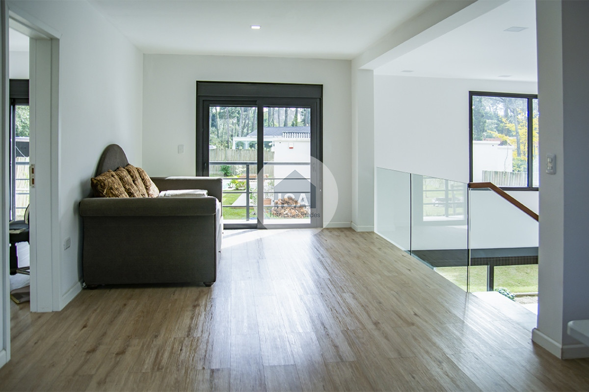 Casa ID.554 - Casa ideal de 4 dormitorios en suite en San Rafael Punta del Este.