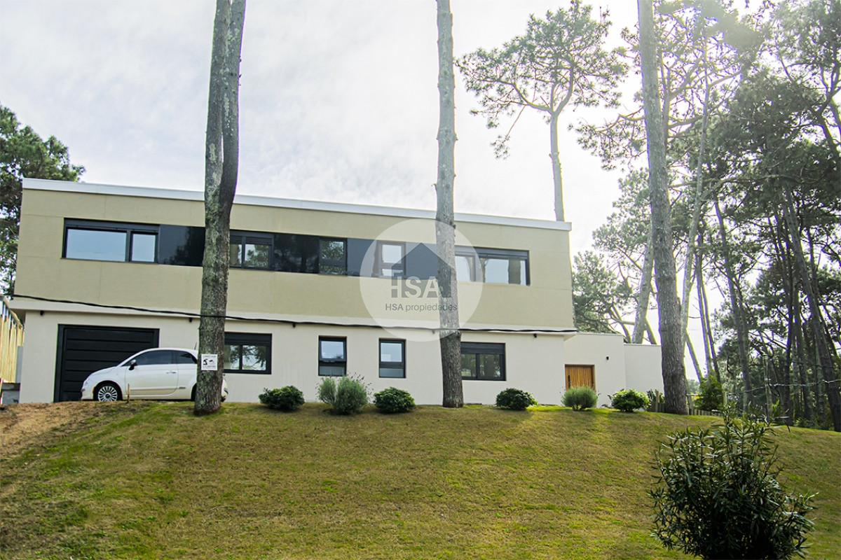 Casa ID.554 - Casa ideal de 4 dormitorios en suite en San Rafael Punta del Este.