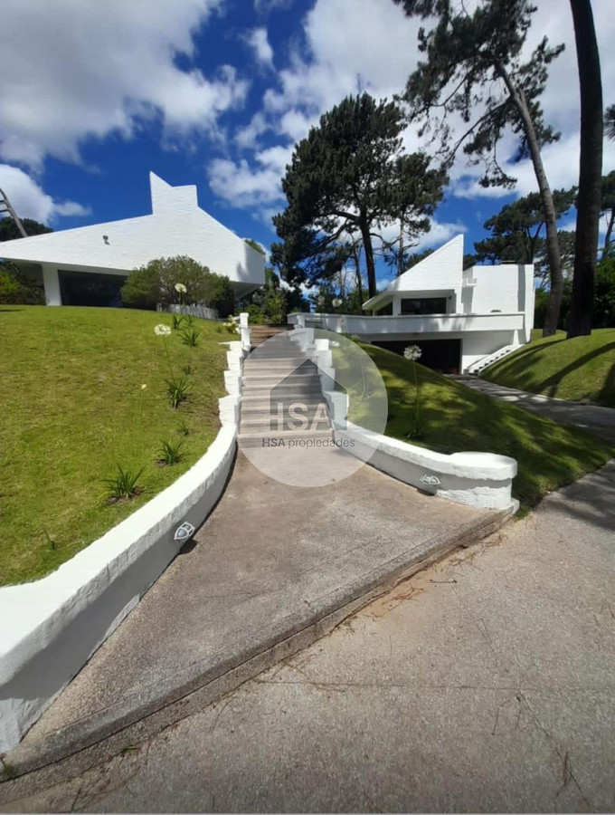 Casa ID.552 - Casa en venta en Lugano, Punta del este, 3 dormitorios y dependencia